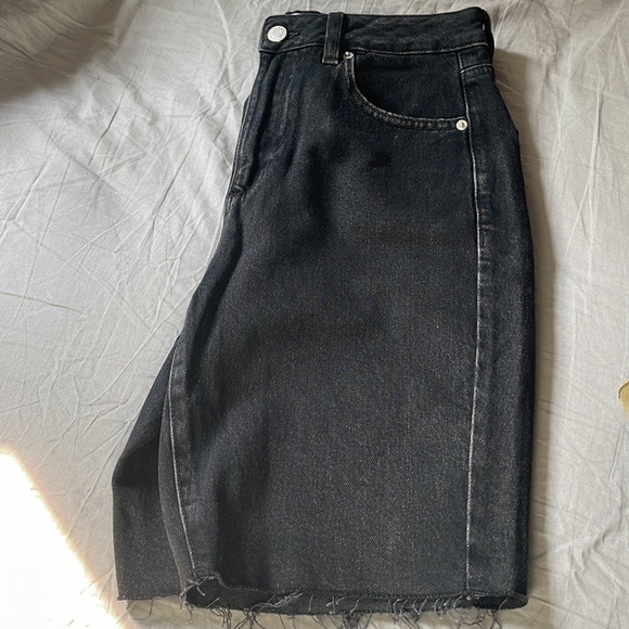 Shorts - Picture 4 of 4